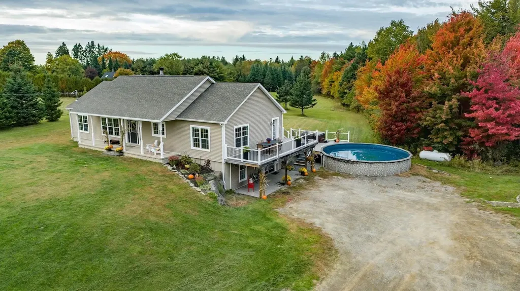 597 Hudson Road Glenburn ME 04401