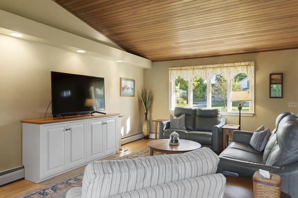 219 Black Point Road Scarborough ME 04074