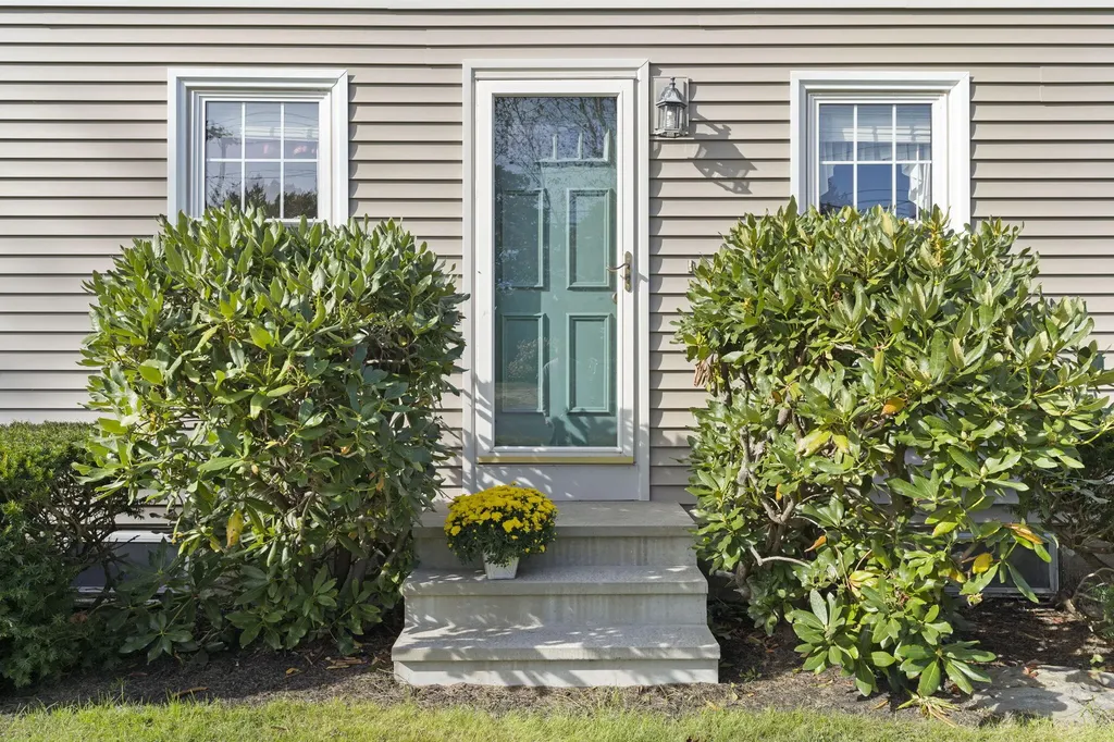 219 Black Point Road Scarborough ME 04074