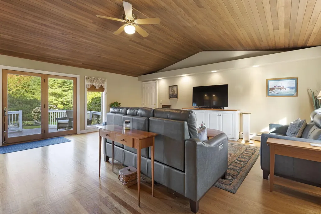 219 Black Point Road Scarborough ME 04074