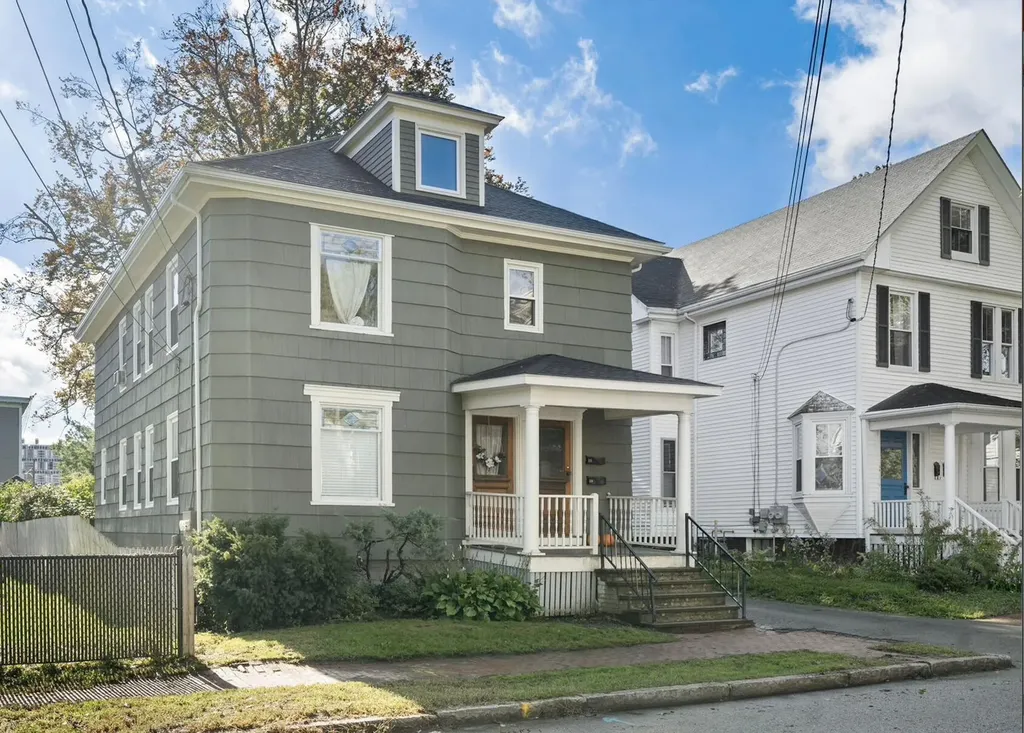 20-22 Fessenden Street Portland ME 04103