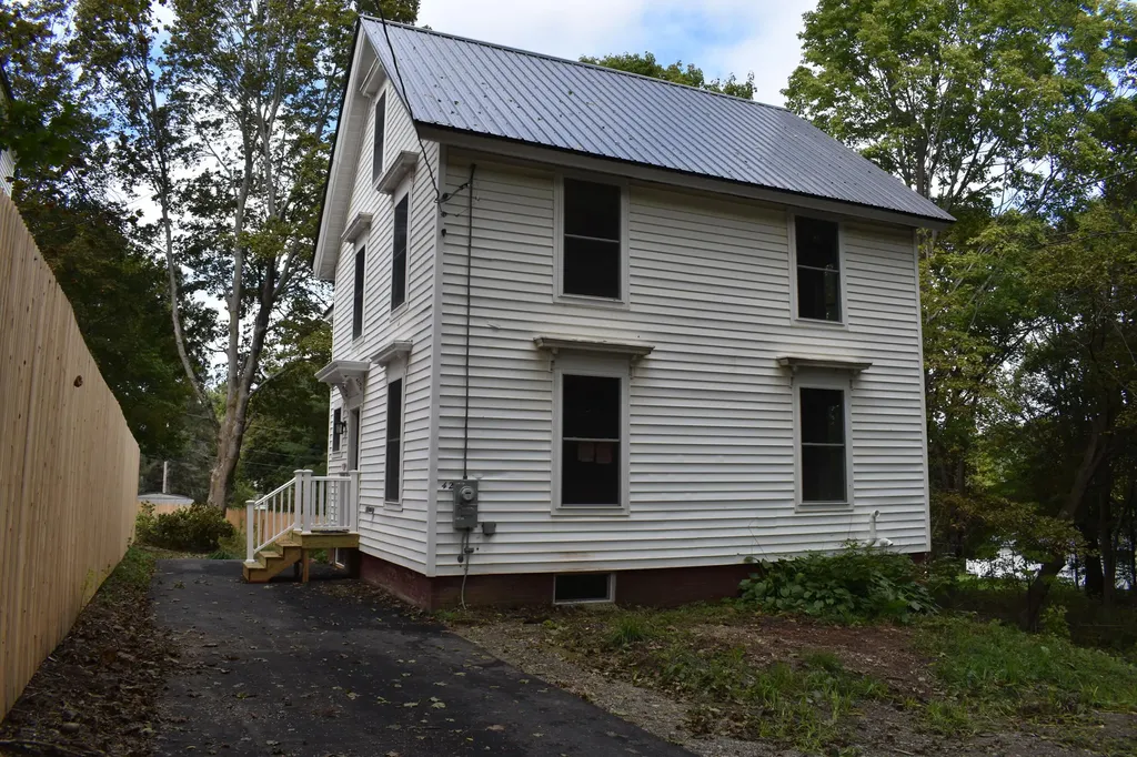 42 Winter Street Bangor ME 04401
