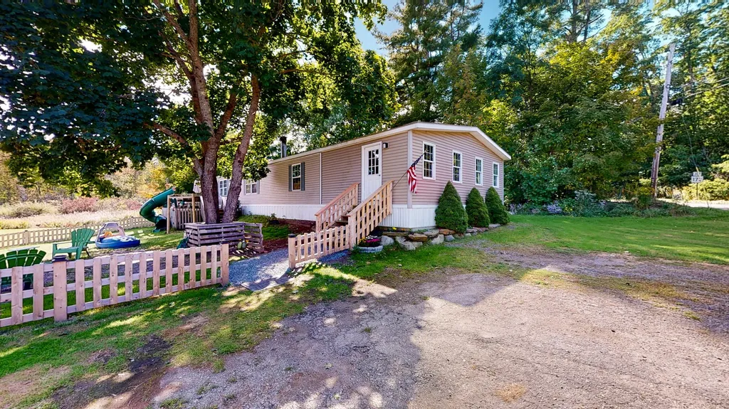 2017 Belfast Road Lincolnville ME 04849