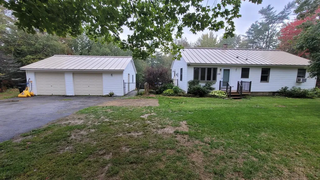 576 Newburgh Road Hermon ME 04401