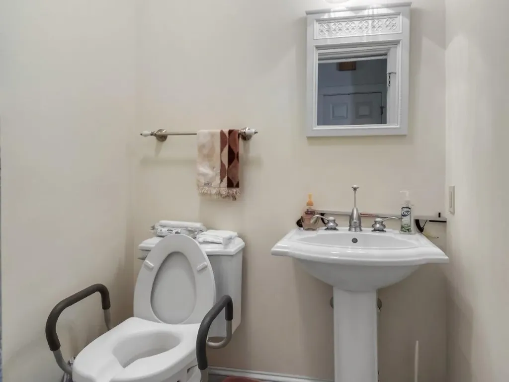 226 East Pittston Road Pittston ME 04345