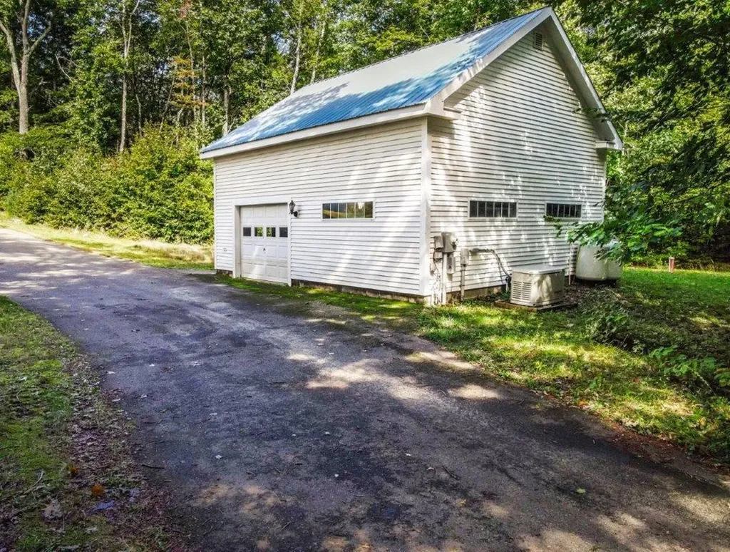 226 East Pittston Road Pittston ME 04345