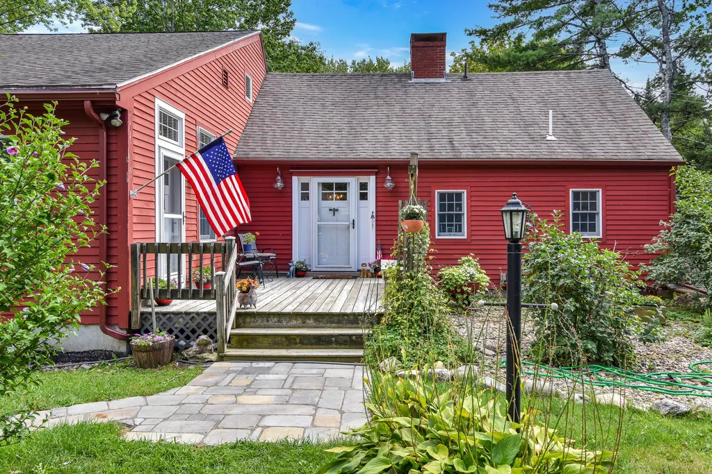 849 Gardiner Road Wiscasset ME 04578