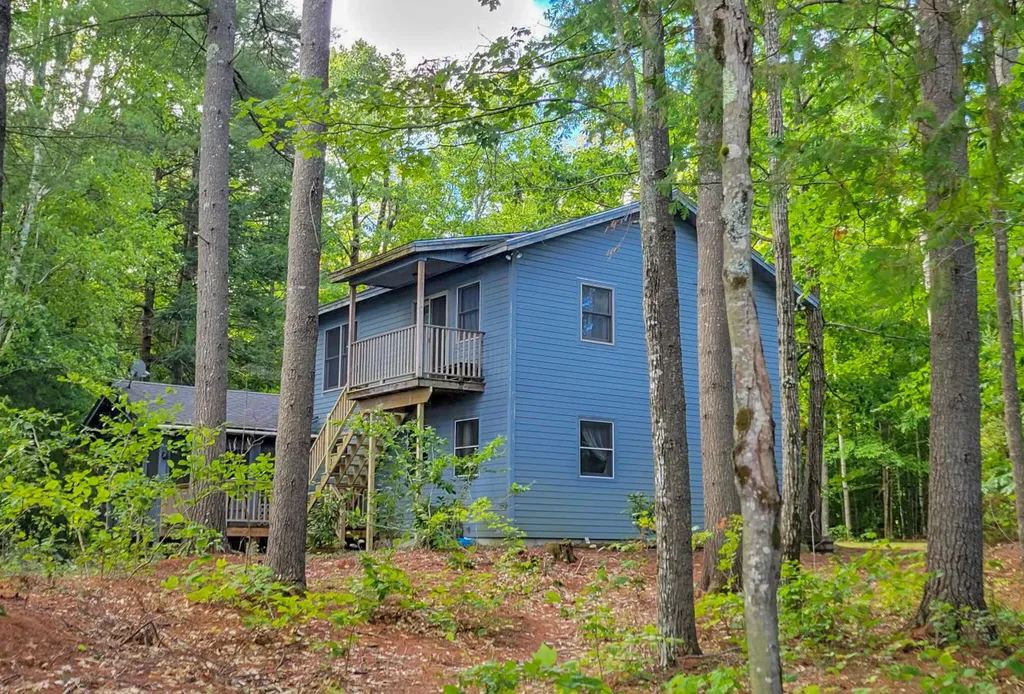 408 Point Drive Mount Vernon ME 04352