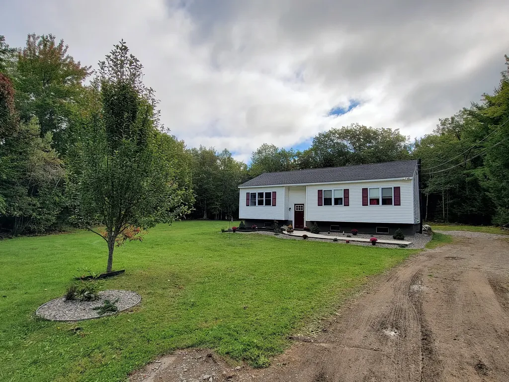 125 Wesley Road Unity ME 04988