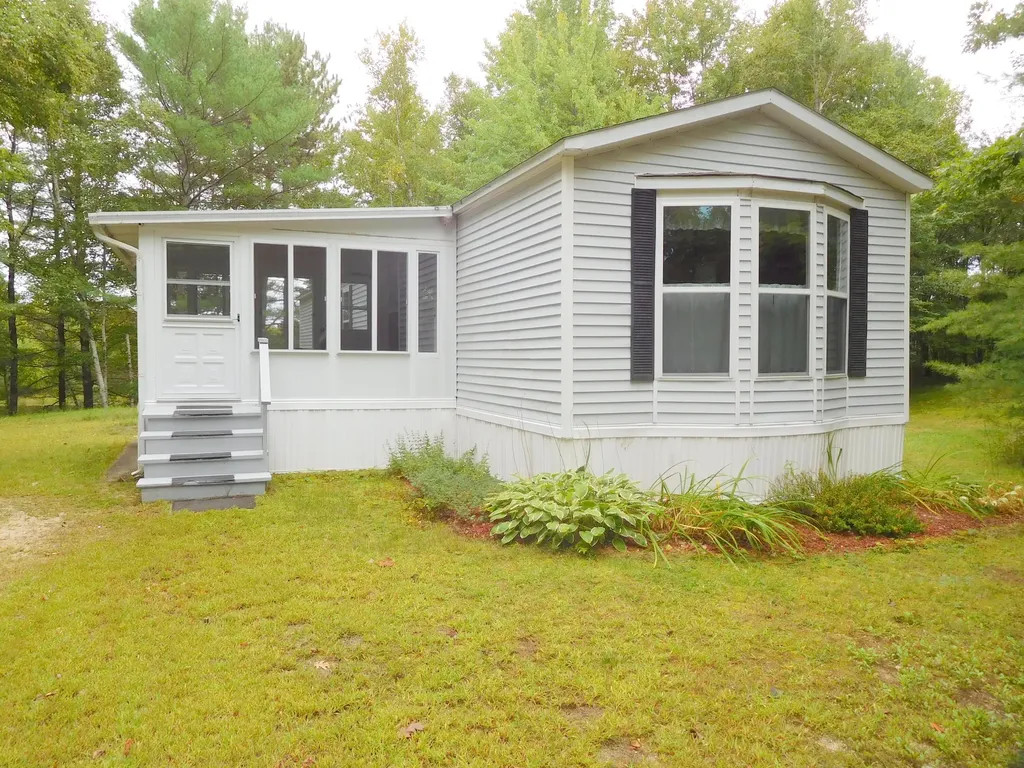 45 Vickery Road Auburn ME 04210