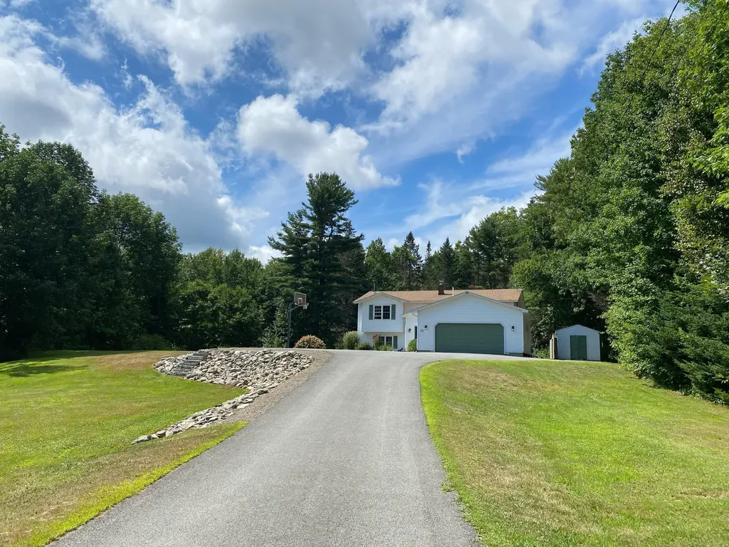 11 Cedarwood Drive Winterport ME 04496
