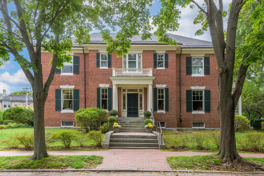 2 Thomas Street Portland ME 04102