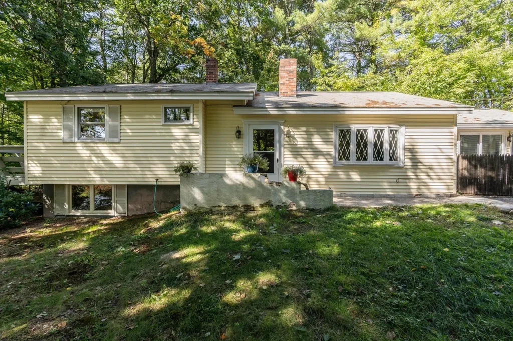 44 Pipeline Road Windham ME 04062