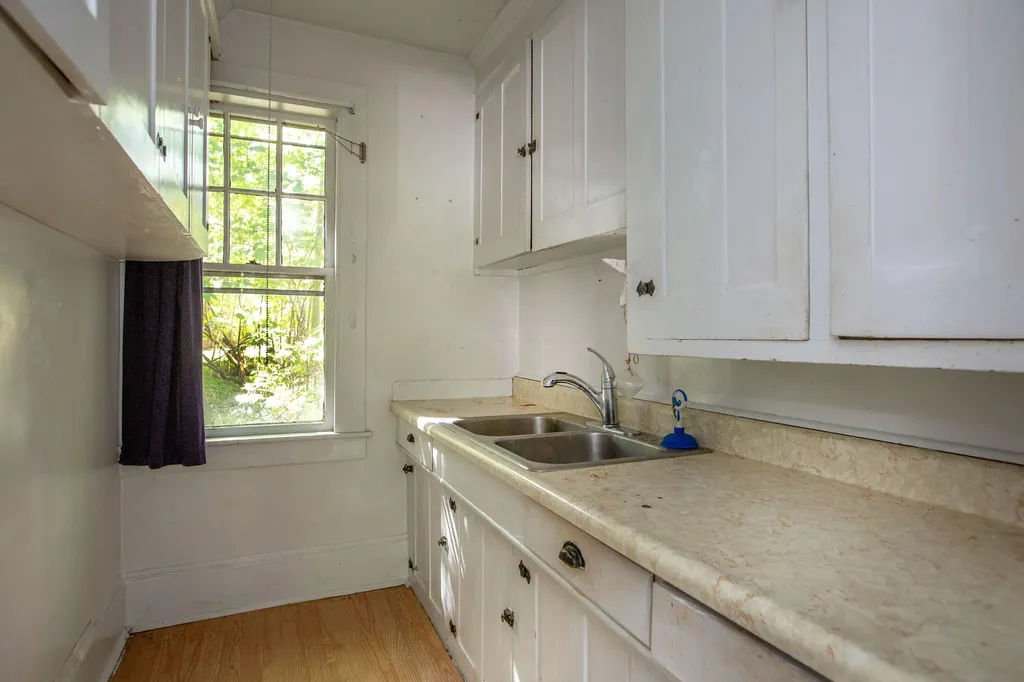 6 Churchill Street Wiscasset ME 04578