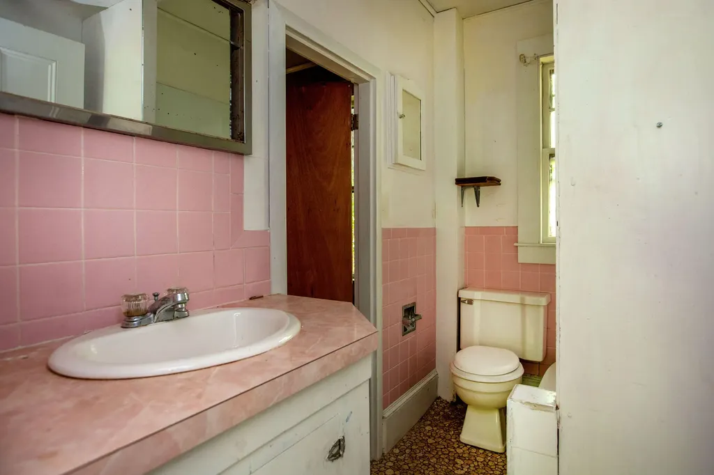 6 Churchill Street Wiscasset ME 04578