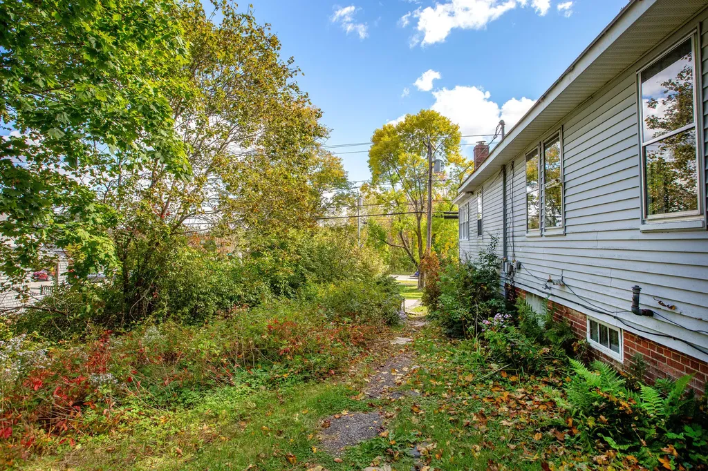 6 Churchill Street Wiscasset ME 04578
