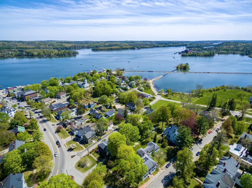 6 Churchill Street Wiscasset ME 04578