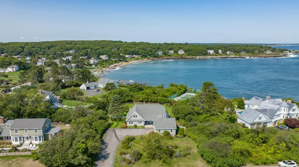7 Hunts Point Road Cape Elizabeth ME 04107