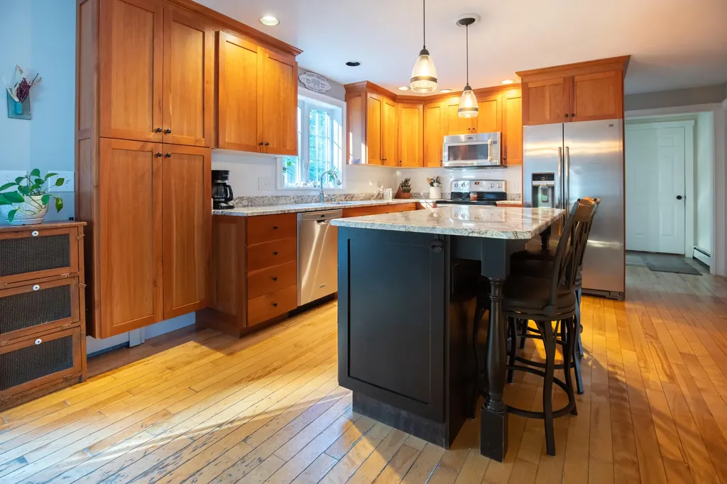 39 Wildwood Drive Brunswick ME 04011