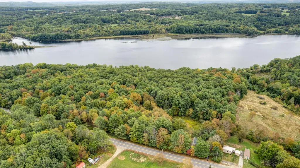 877 River Road Richmond ME 04357
