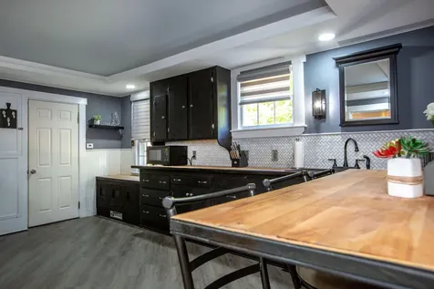 56 Federal Street Wiscasset ME 04578