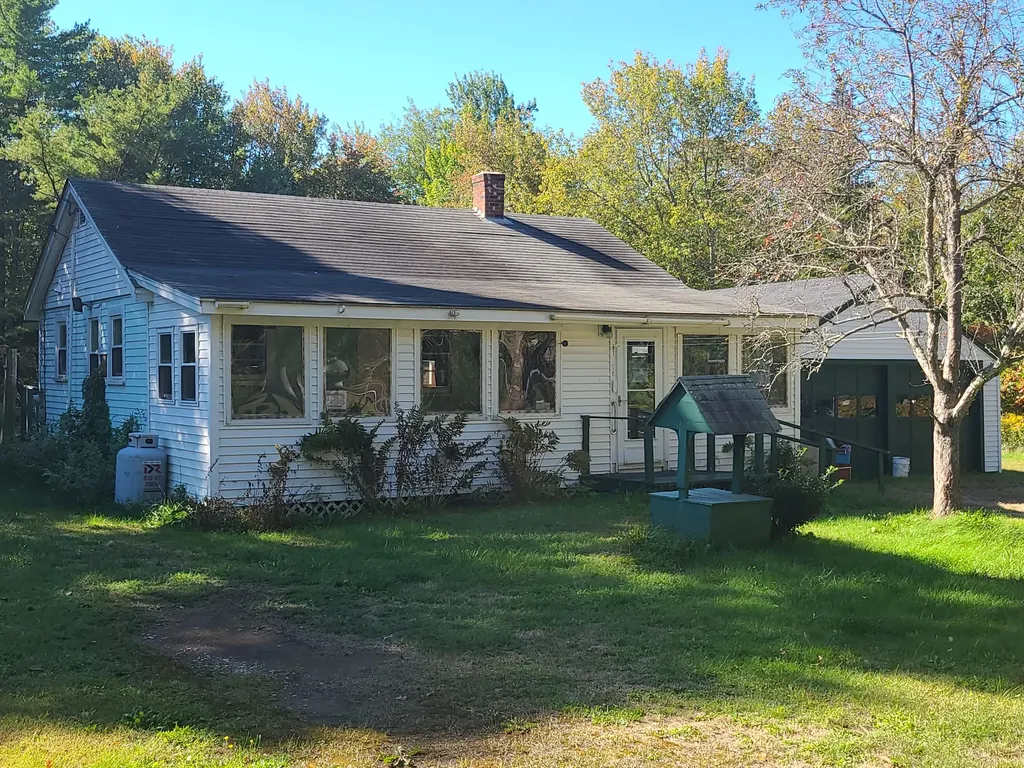 81 River Road Boothbay ME 04537