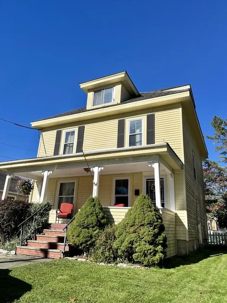 30 Elizabeth Avenue Bangor ME 04401