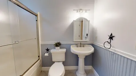 19 Amos Court Lewiston ME 04240