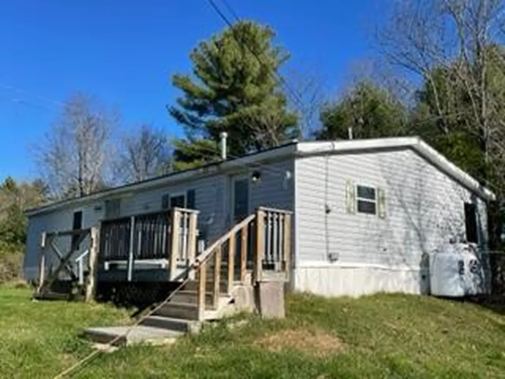 15 Village View Lane Whitefield ME 04353