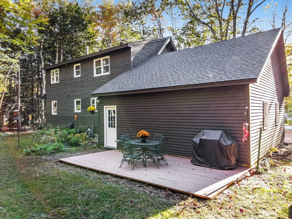 8 Merganser Lane Topsham ME 04086