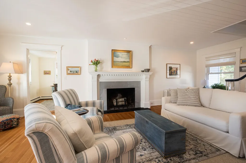 17 Traip Avenue Kittery ME 03904
