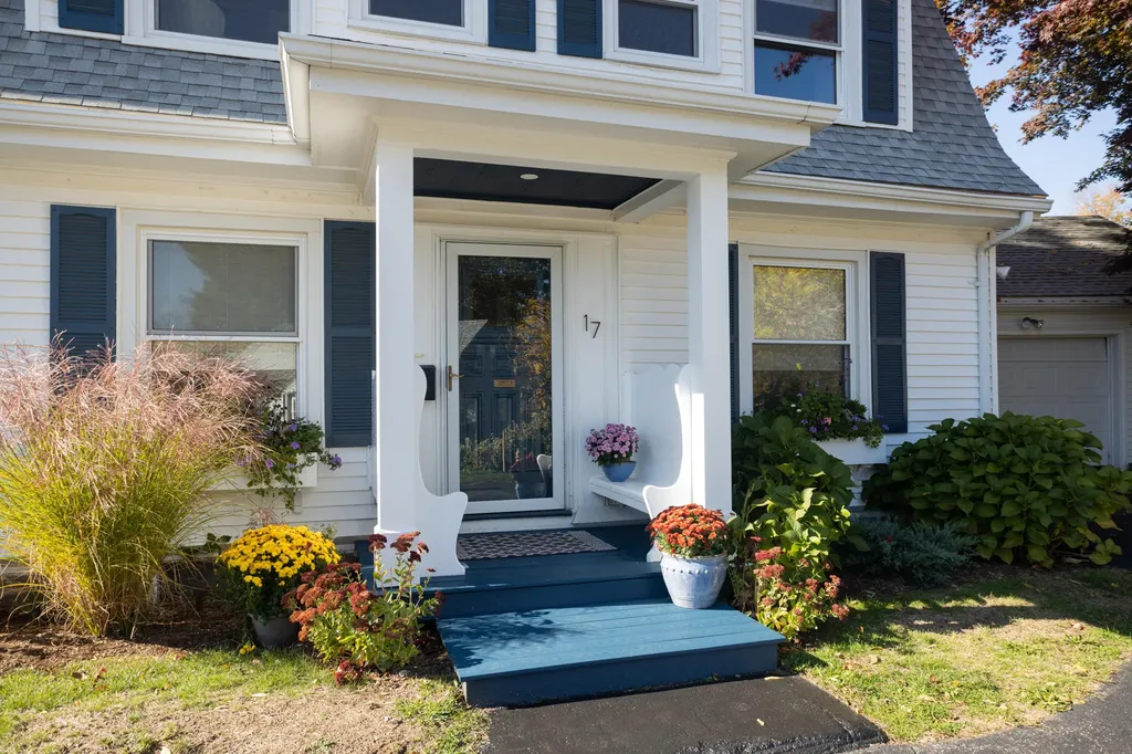 17 Traip Avenue Kittery ME 03904