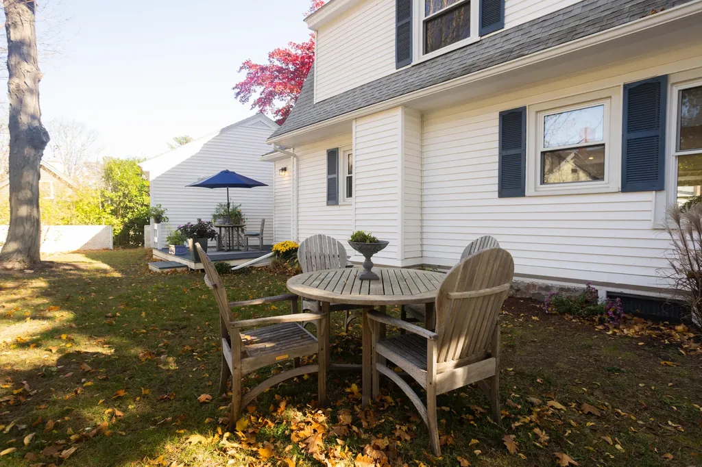 17 Traip Avenue Kittery ME 03904