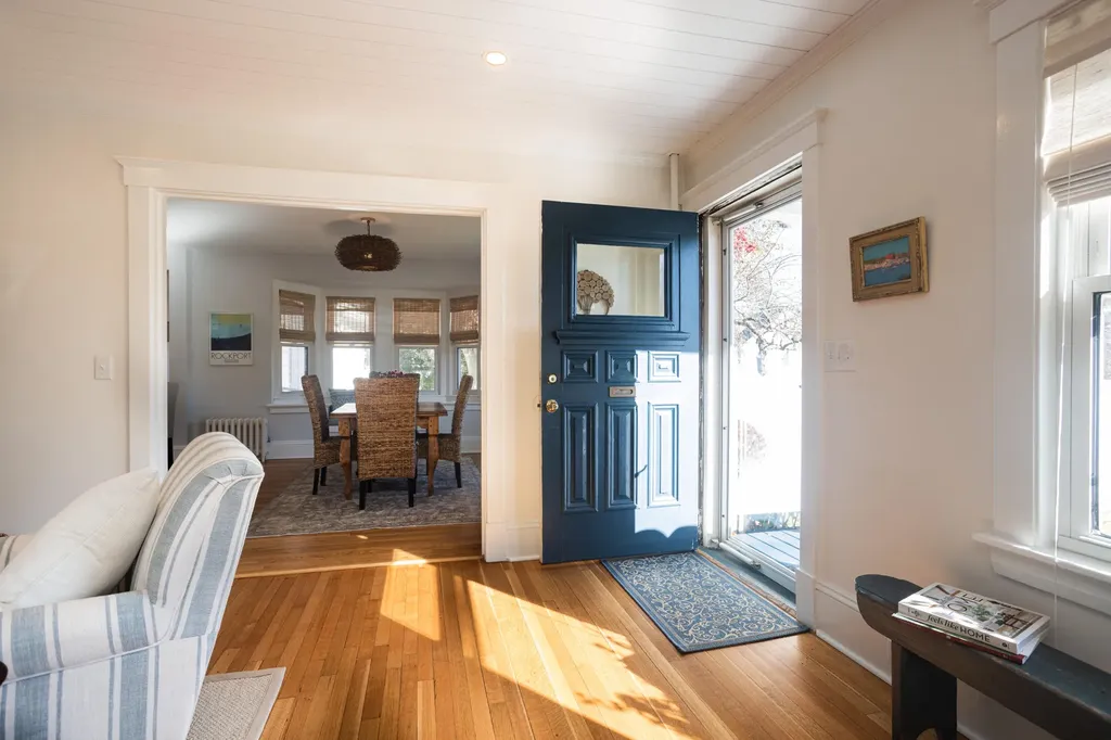 17 Traip Avenue Kittery ME 03904