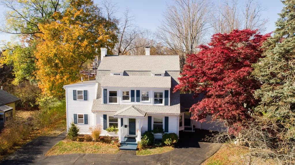 17 Traip Avenue Kittery ME 03904