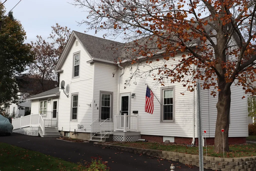 136 Parkview Avenue Bangor ME 04401