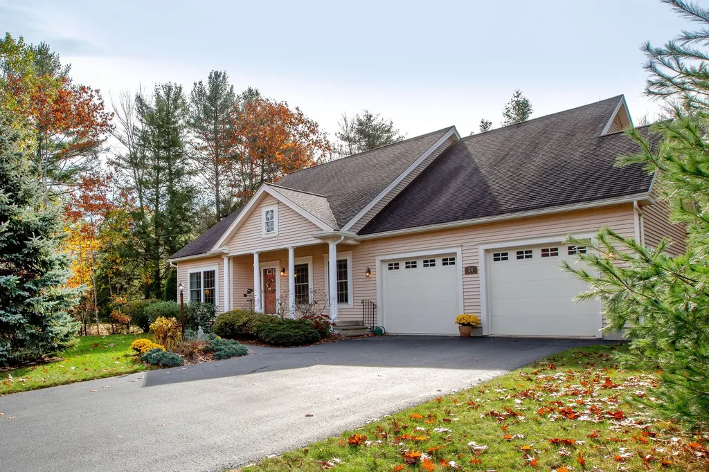 24 Deerfield Drive Brunswick ME 04011