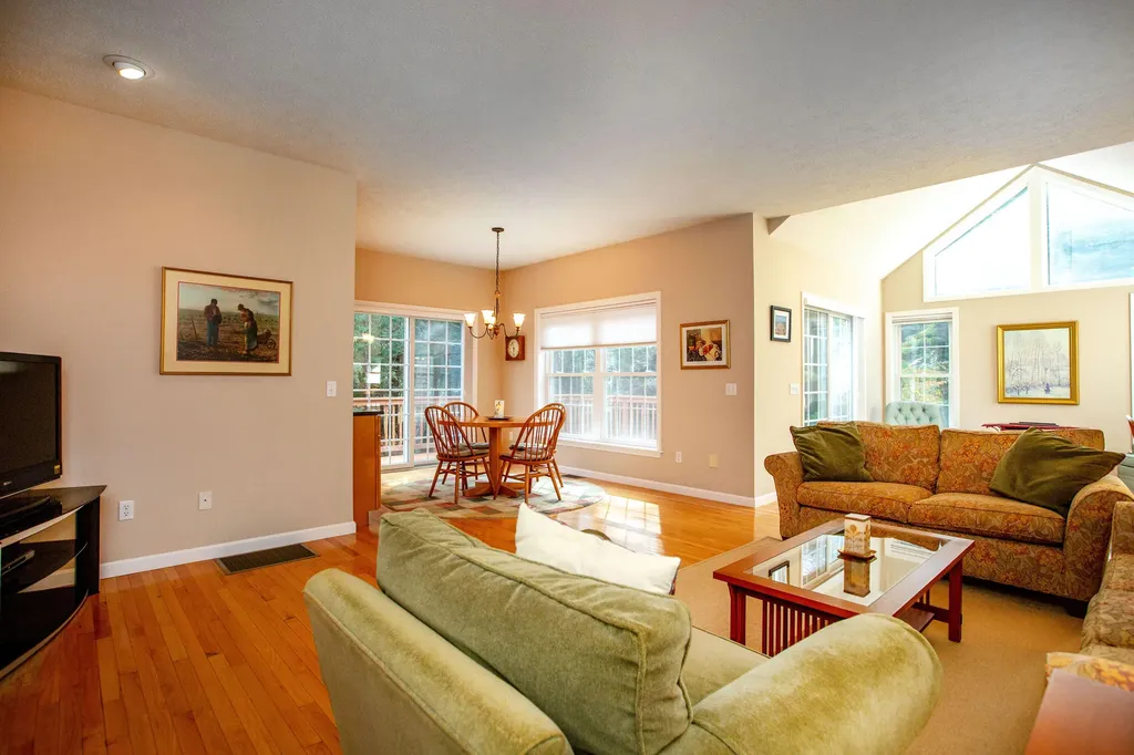 24 Deerfield Drive Brunswick ME 04011