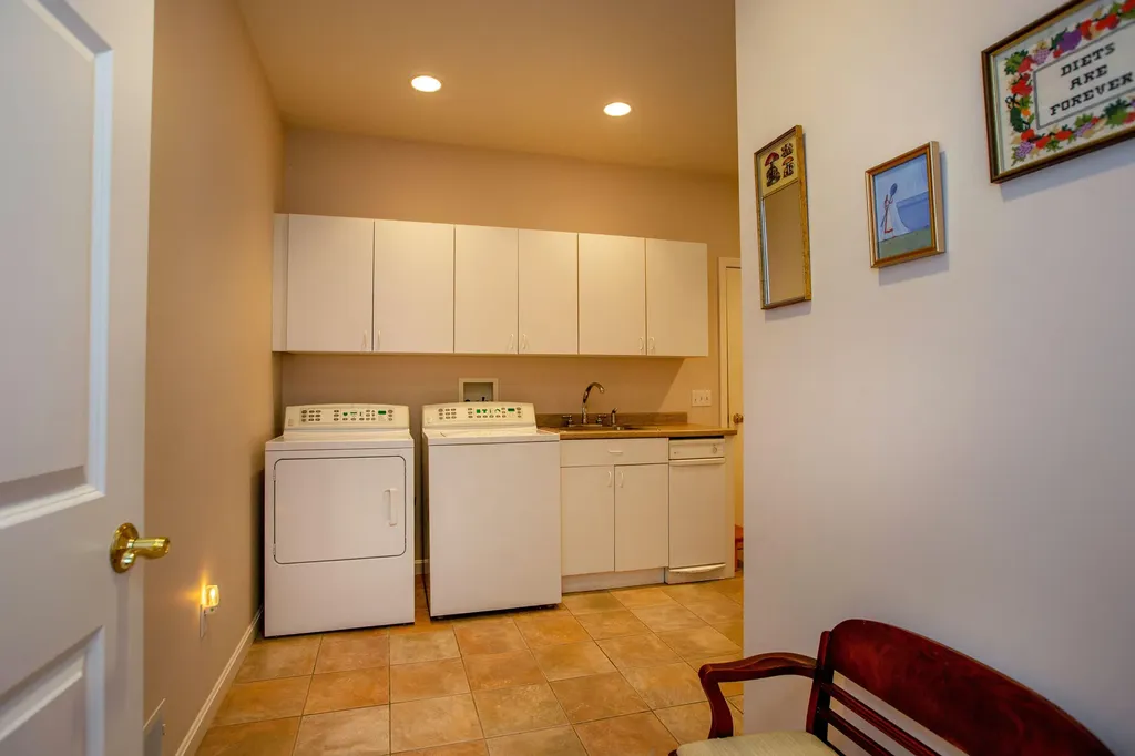 24 Deerfield Drive Brunswick ME 04011