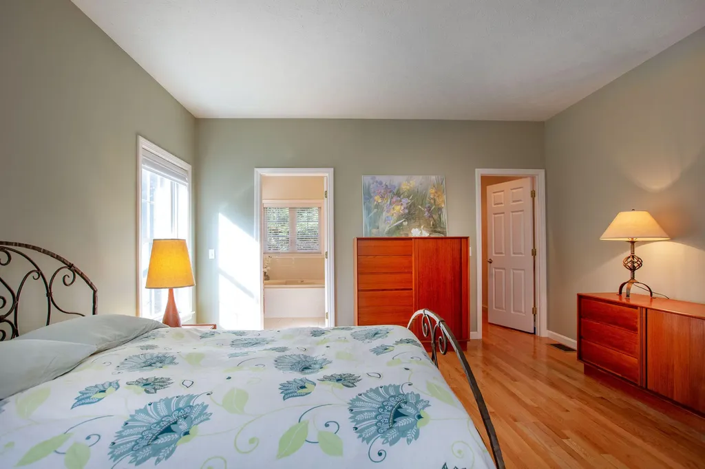 24 Deerfield Drive Brunswick ME 04011