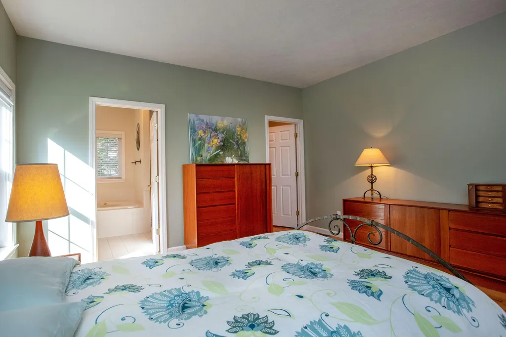 24 Deerfield Drive Brunswick ME 04011