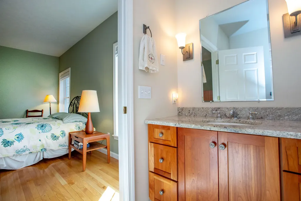 24 Deerfield Drive Brunswick ME 04011
