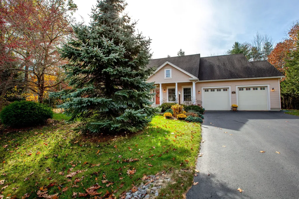 24 Deerfield Drive Brunswick ME 04011