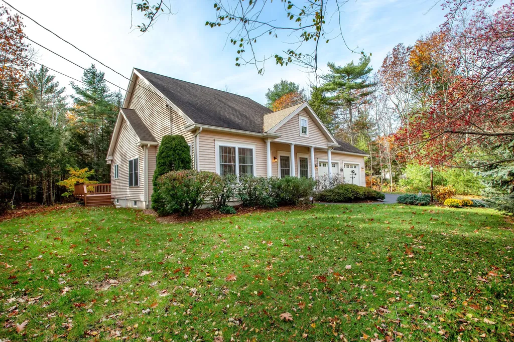 24 Deerfield Drive Brunswick ME 04011