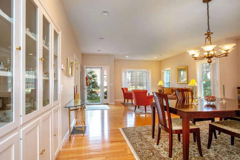 24 Deerfield Drive Brunswick ME 04011