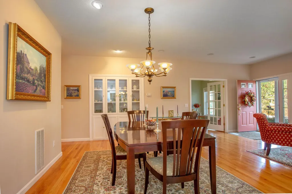 24 Deerfield Drive Brunswick ME 04011