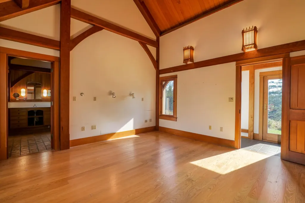 748 Oceanville Road Stonington ME 04681