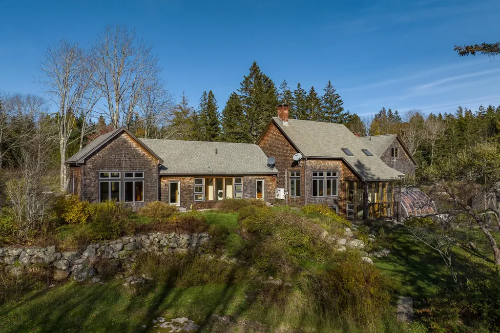 748 Oceanville Road Stonington ME 04681