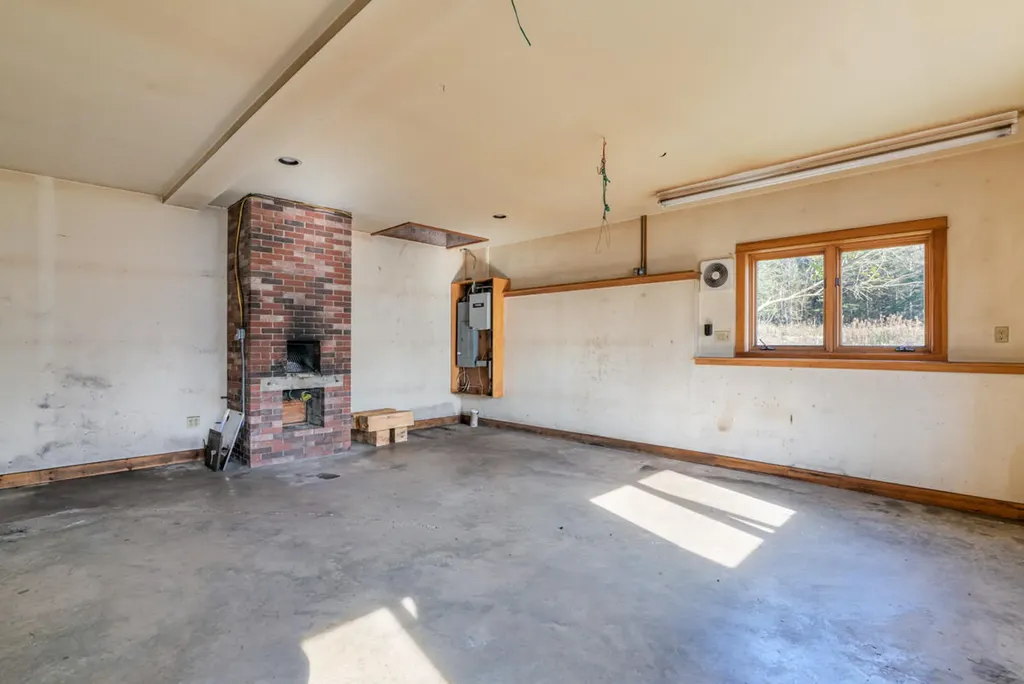 748 Oceanville Road Stonington ME 04681