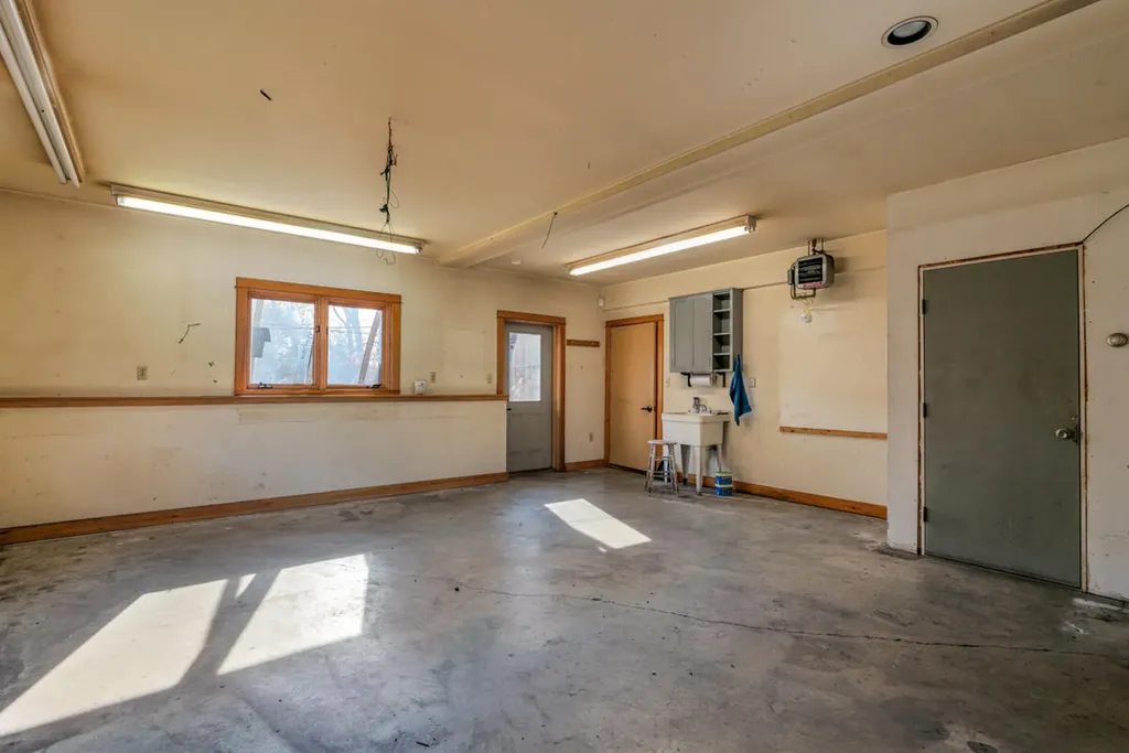 748 Oceanville Road Stonington ME 04681